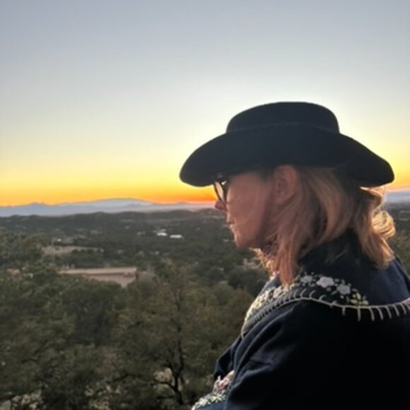 Meet your Posher, Ali - Picture 5 of 6